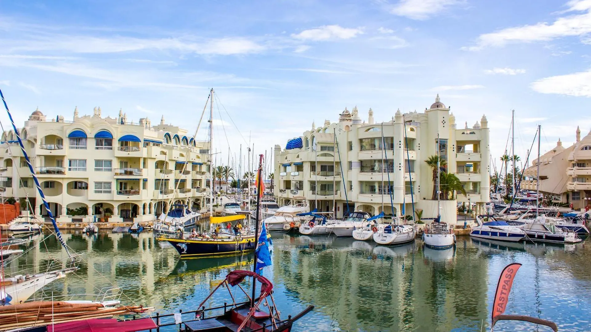 Benal Beach Suite Ii, Estudio Con Parque Acuatico Y Vistas Al Mar. 贝纳尔马德纳 公寓